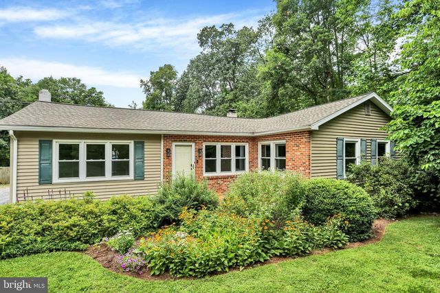 4365 N TWIN VALLEY RD, Morgantown, PA 19543