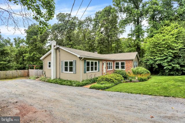 4365 N TWIN VALLEY RD, Morgantown, PA 19543