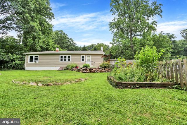 4365 N TWIN VALLEY RD, Morgantown, PA 19543