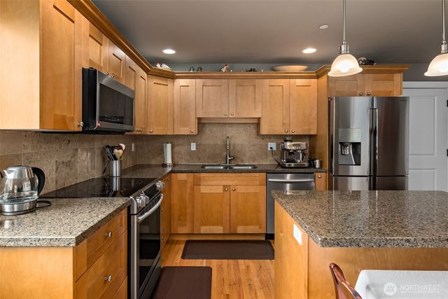 100 Wilkes Street NW, Coupeville, WA 98239