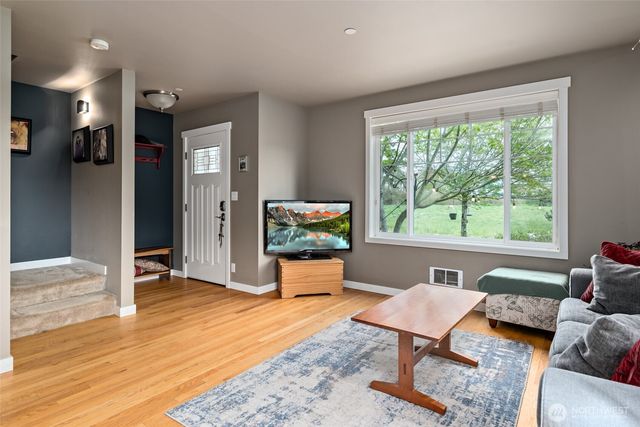 100 Wilkes Street NW, Coupeville, WA 98239