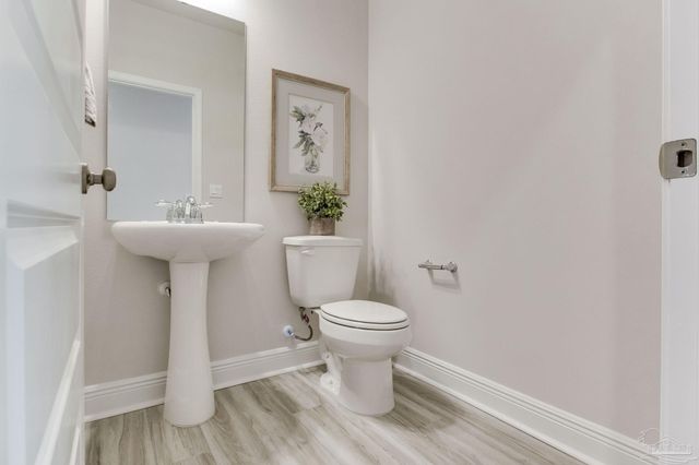 5652 Clarity St, Milton, FL 32570