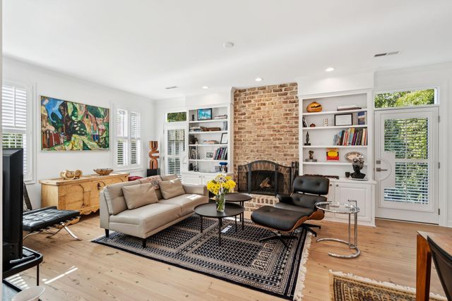 15 Elizabeth Street, Charleston, SC 29403