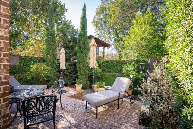 15 Elizabeth Street, Charleston, SC 29403