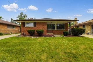24509 Wood Street, Saint Clair Shores, MI 48080
