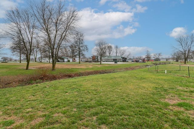 511 E SOUTHGATE ST, Centralia, MO 65240