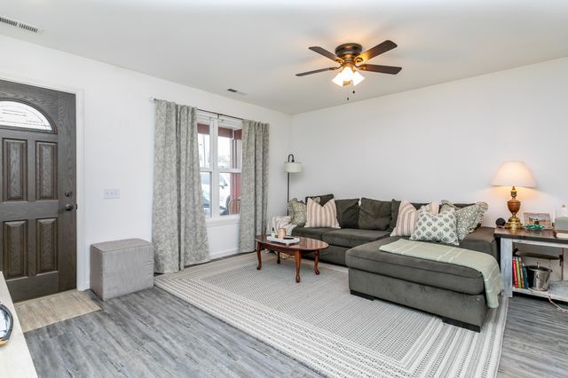 511 E SOUTHGATE ST, Centralia, MO 65240