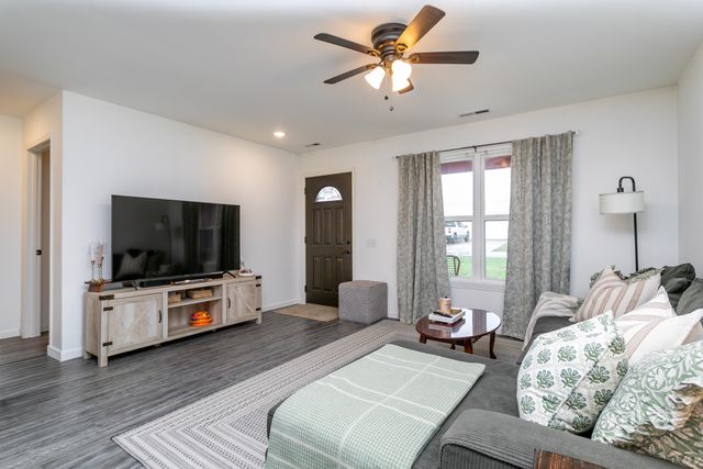 511 E SOUTHGATE ST, Centralia, MO 65240