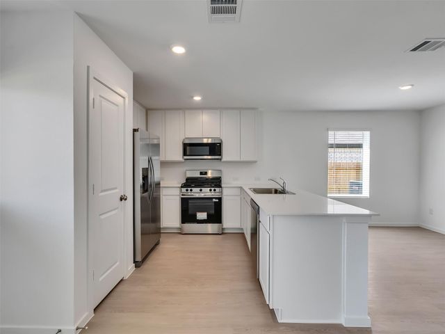 921 Capracotta, Huffman, TX 77336