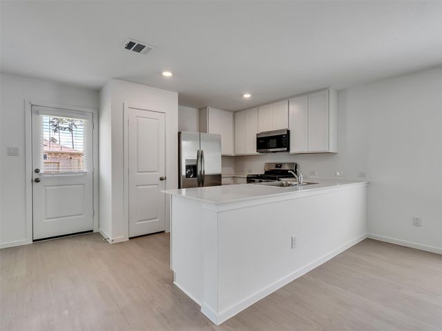 921 Capracotta, Huffman, TX 77336