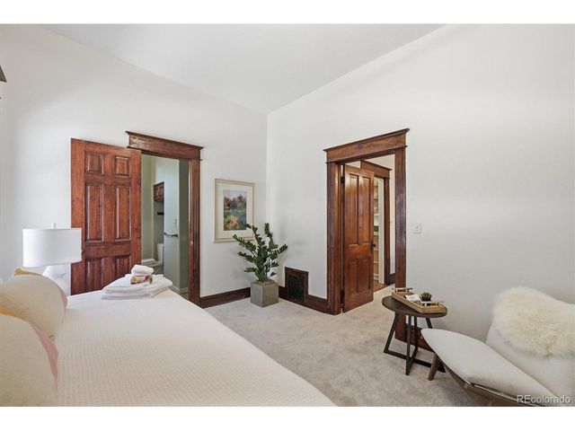 942 S Pennsylvania St, Denver, CO 80209