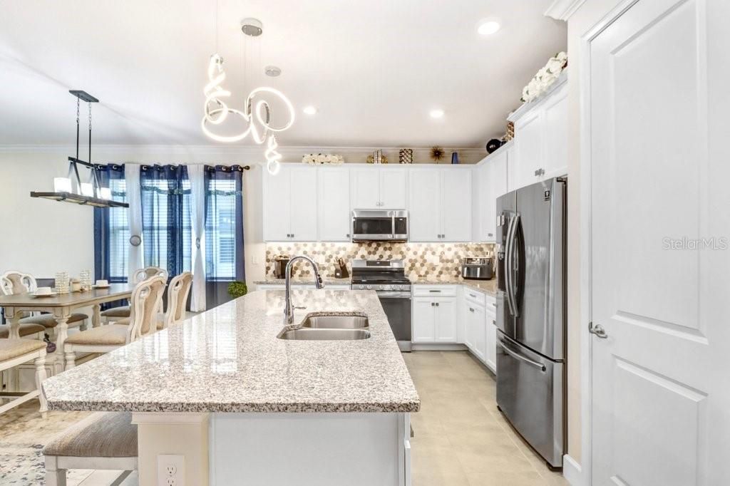 Image 12 of property listing at 5425 WISHING ARCH DRIVE, Apollo Beach, FL 33572