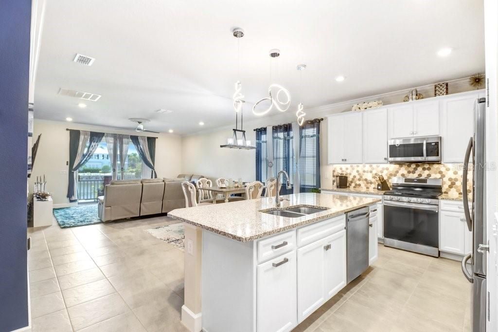 Image 14 of property listing at 5425 WISHING ARCH DRIVE, Apollo Beach, FL 33572