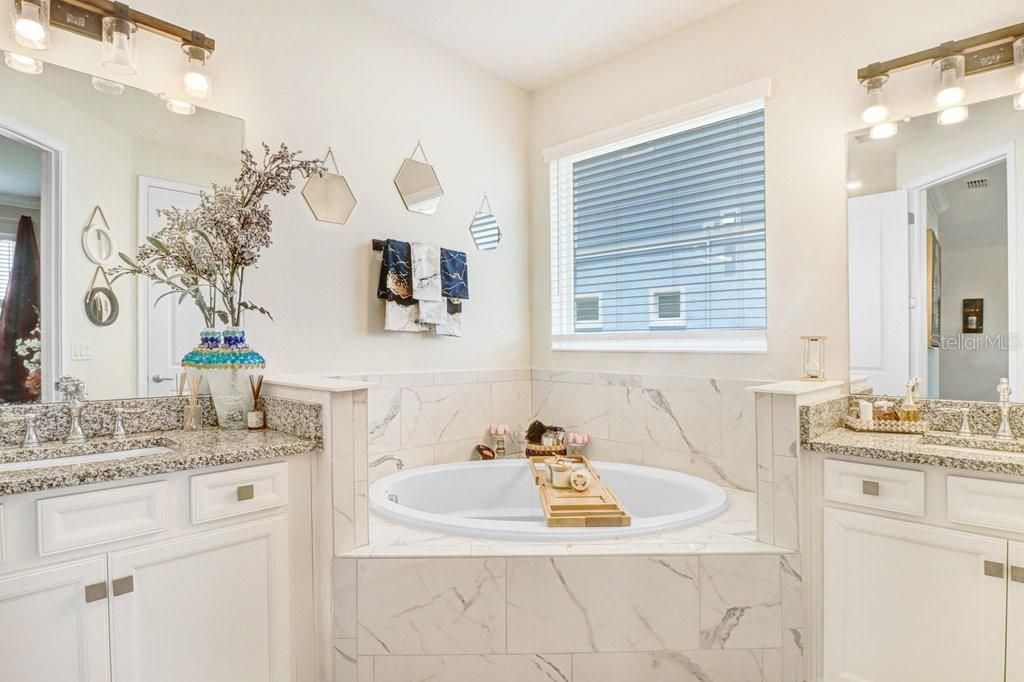 Image 22 of property listing at 5425 WISHING ARCH DRIVE, Apollo Beach, FL 33572