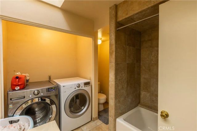 910 E Glendale, Orange, CA 92865