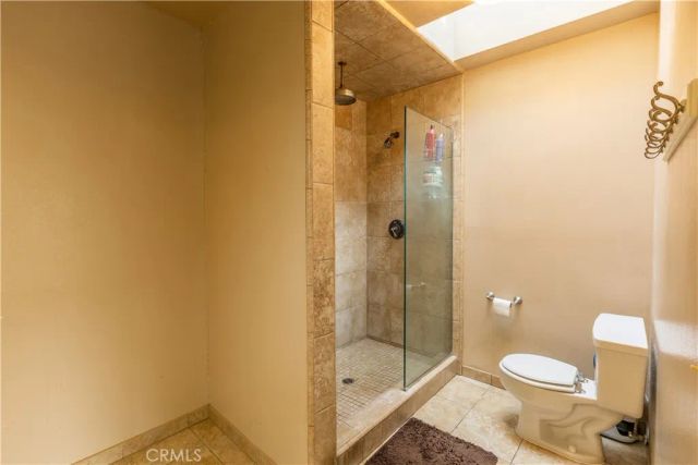 910 E Glendale, Orange, CA 92865