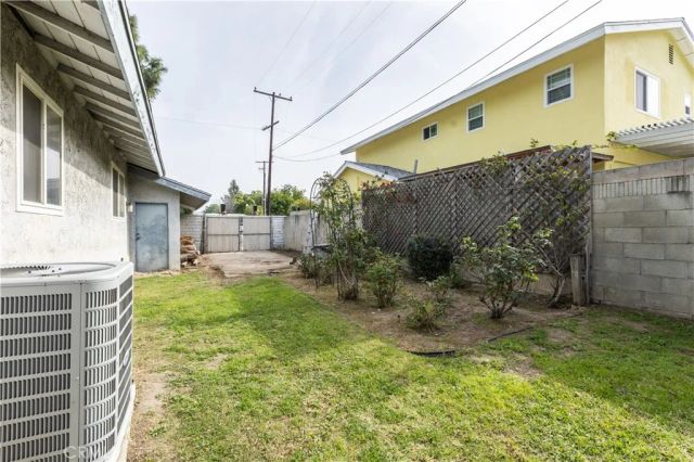 910 E Glendale, Orange, CA 92865