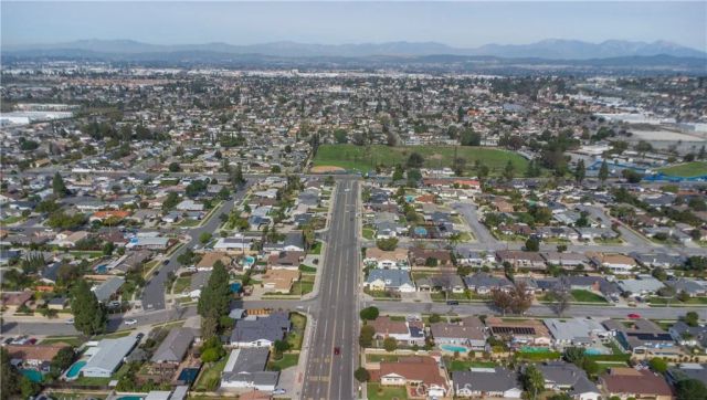 910 E Glendale, Orange, CA 92865