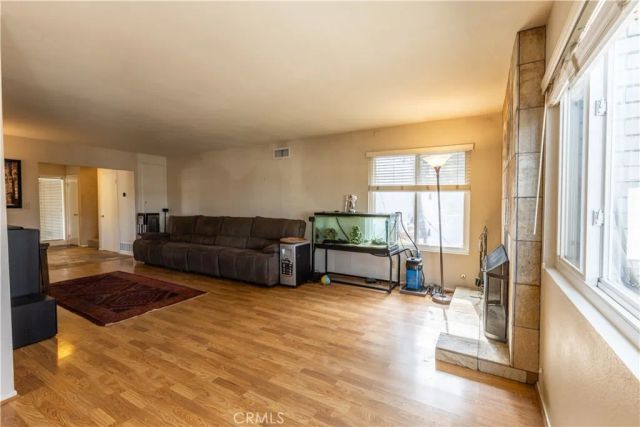 910 E Glendale, Orange, CA 92865