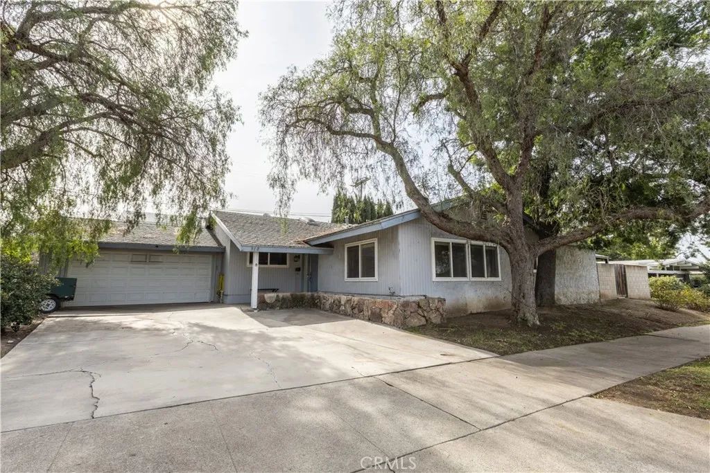 910 E Glendale, Orange, CA 92865