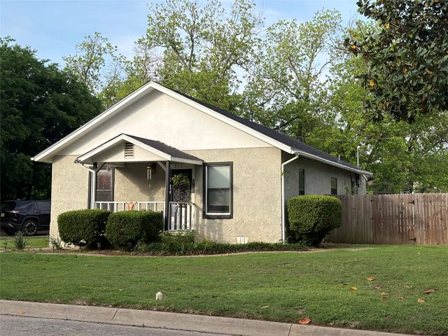 511 N Wood Street, Cleburne, TX 76033