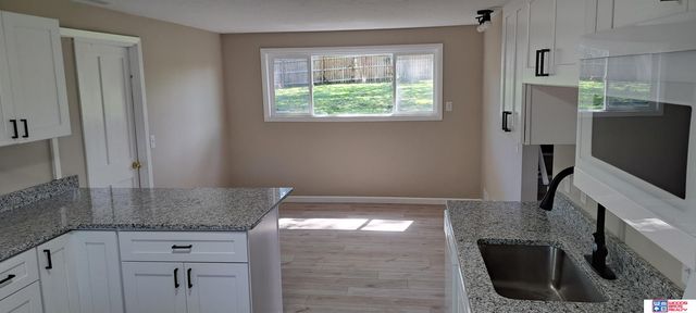 7321 York Lane, Lincoln, NE 68505