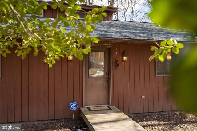 85 BLUEBIRD LN, Berkeley Springs, WV 25411