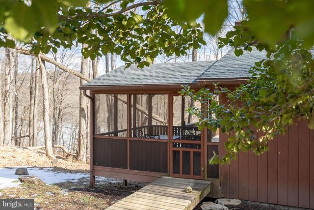 85 BLUEBIRD LN, Berkeley Springs, WV 25411