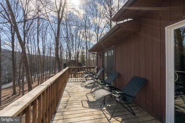 85 BLUEBIRD LN, Berkeley Springs, WV 25411