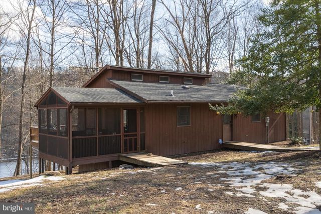 85 BLUEBIRD LN, Berkeley Springs, WV 25411
