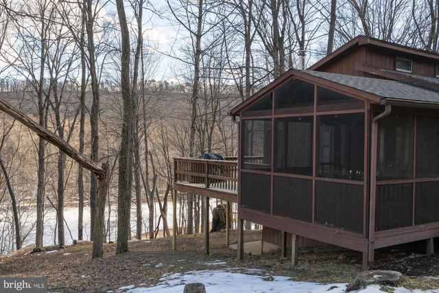 85 BLUEBIRD LN, Berkeley Springs, WV 25411