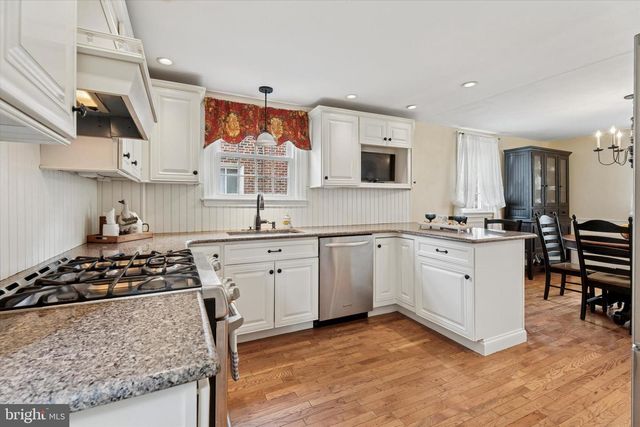2530 WOODLEIGH RD, Havertown, PA 19083
