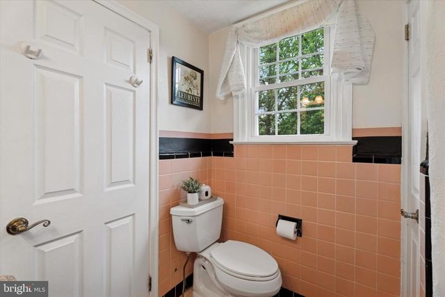 2530 WOODLEIGH RD, Havertown, PA 19083