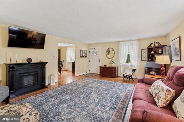 2530 WOODLEIGH RD, Havertown, PA 19083