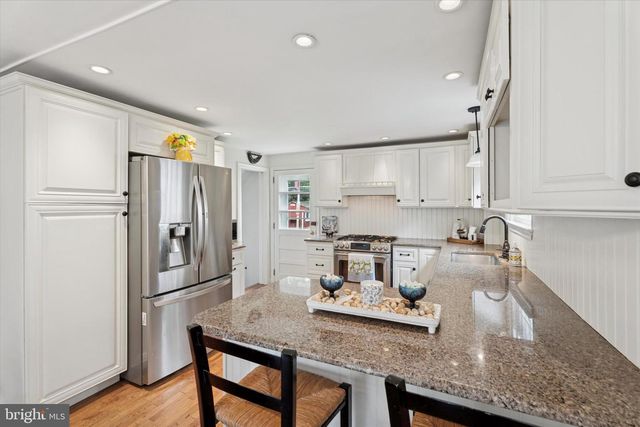 2530 WOODLEIGH RD, Havertown, PA 19083