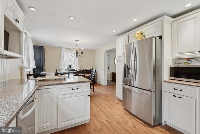2530 WOODLEIGH RD, Havertown, PA 19083