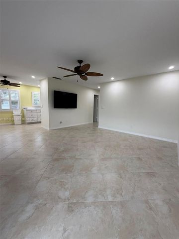 2929 SE Ocean Boulevard 143-10, Stuart, FL 34996