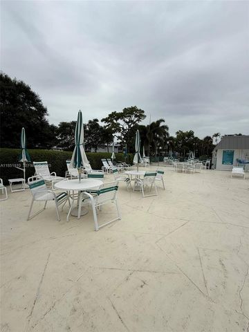 2929 SE Ocean Boulevard 143-10, Stuart, FL 34996