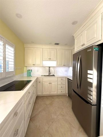 2929 SE Ocean Boulevard 143-10, Stuart, FL 34996