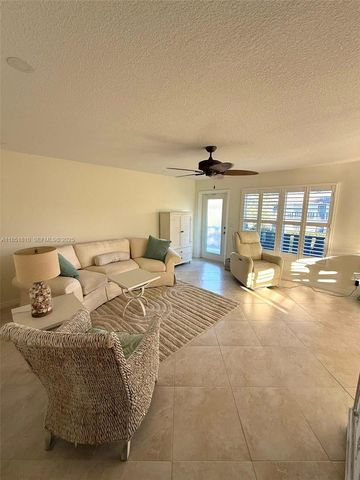 2929 SE Ocean Boulevard 143-10, Stuart, FL 34996