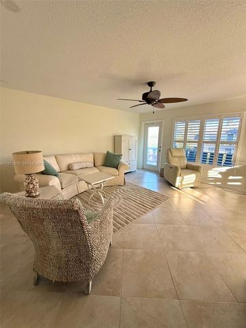 2929 SE Ocean Boulevard 143-10, Stuart, FL 34996
