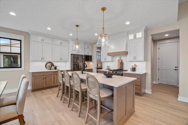 1915 NE Pond View Court, Ankeny, IA 50021