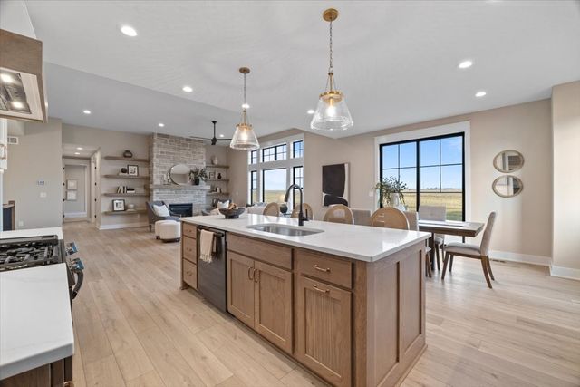 1915 NE Pond View Court, Ankeny, IA 50021