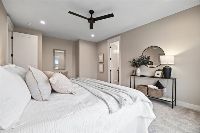 1915 NE Pond View Court, Ankeny, IA 50021