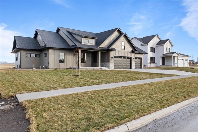 1915 NE Pond View Court, Ankeny, IA 50021