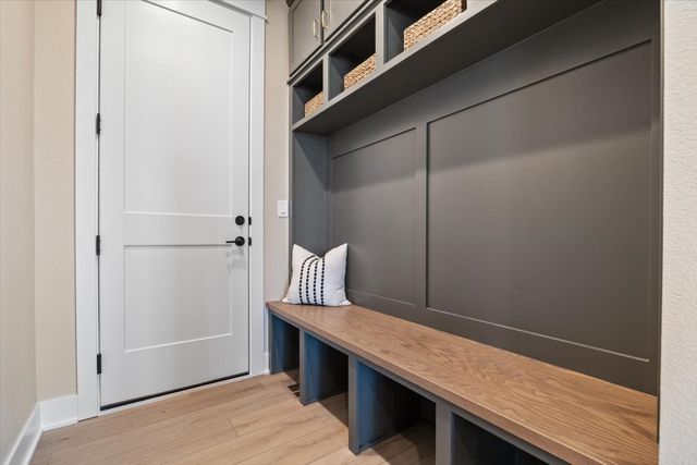 1915 NE Pond View Court, Ankeny, IA 50021