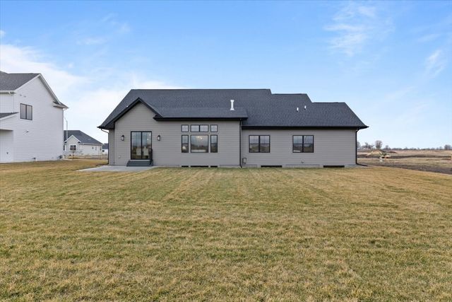 1915 NE Pond View Court, Ankeny, IA 50021