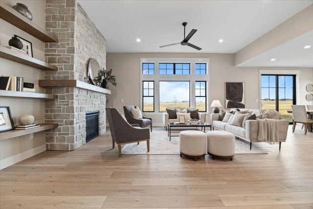 1915 NE Pond View Court, Ankeny, IA 50021