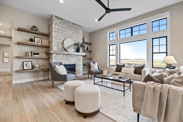 1915 NE Pond View Court, Ankeny, IA 50021