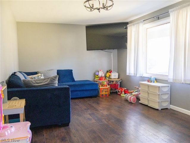 4095 Kirk Road, Youngstown, OH 44511